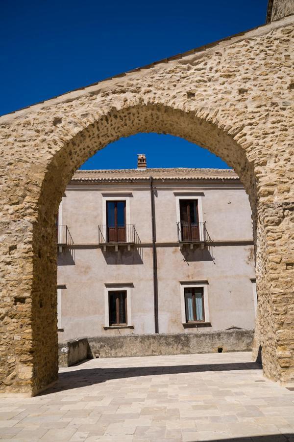 Palazzo Laureano - Dimora Storica Hotel Tricarico Kültér fotó